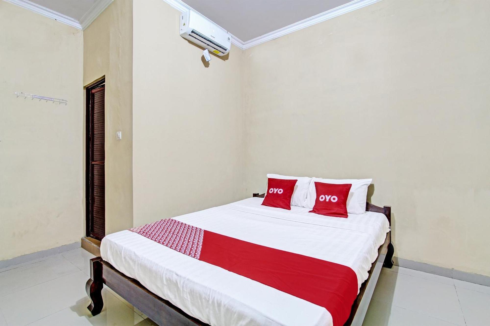 Oyo 91353 Hotel Surya Andesa Klaten Eksteriør billede