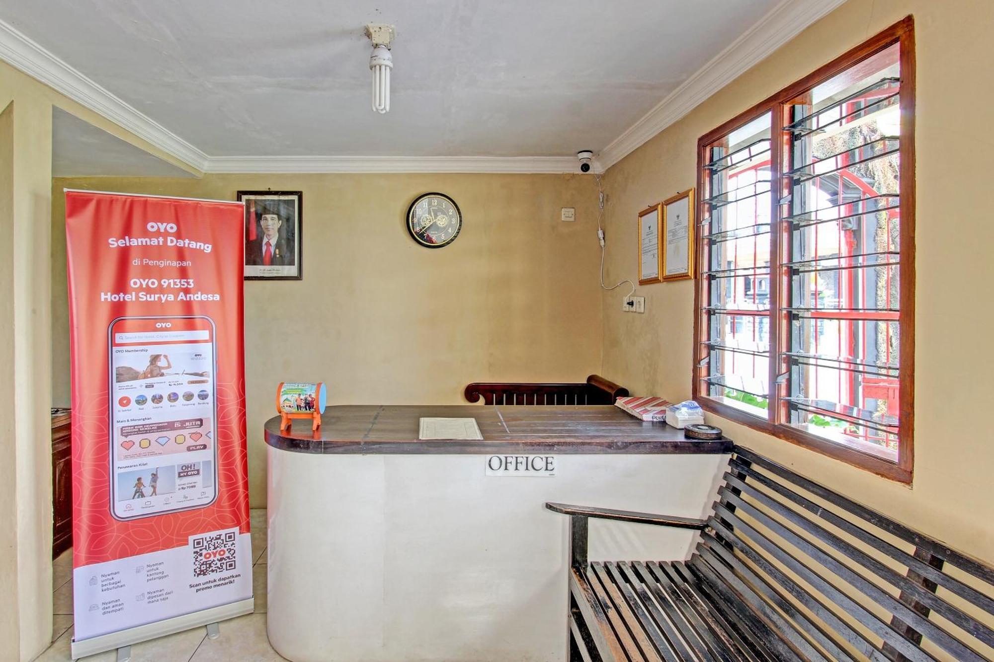 Oyo 91353 Hotel Surya Andesa Klaten Eksteriør billede
